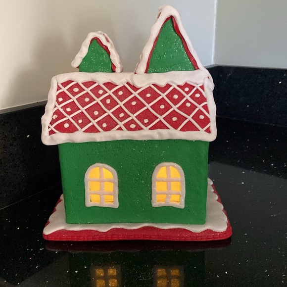 LIT Gingerbread House PET SHOP w/Gingerbread Dogs, Christmas Tree with Bones - Picture 2 of 13